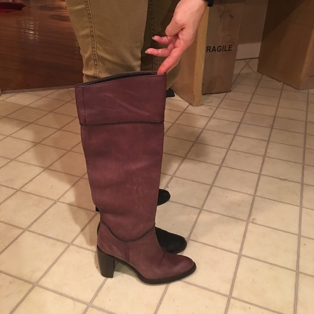 🔴⚫️Bloomingdales Steve Madden Leather Leg Boots